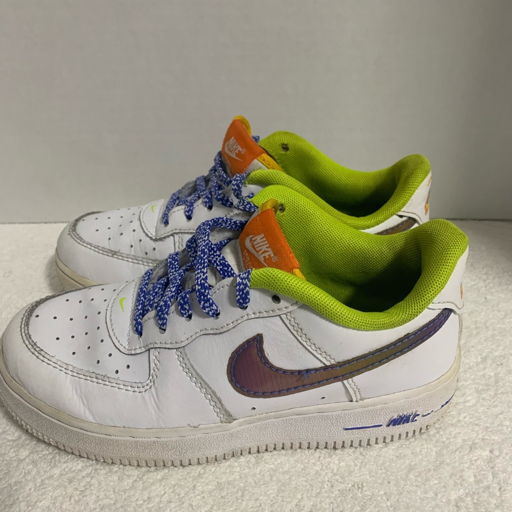 Nike Air Force 1 Low LV8 White Sneakers (DQ7768-100) Preschool Size 1Y‎
